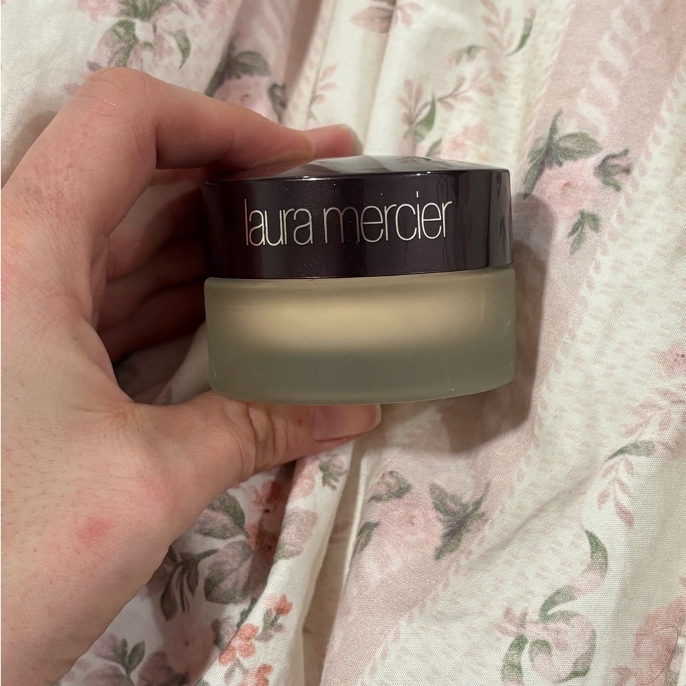 Laura Mercier crème smooth foundation in porcelain ivory
